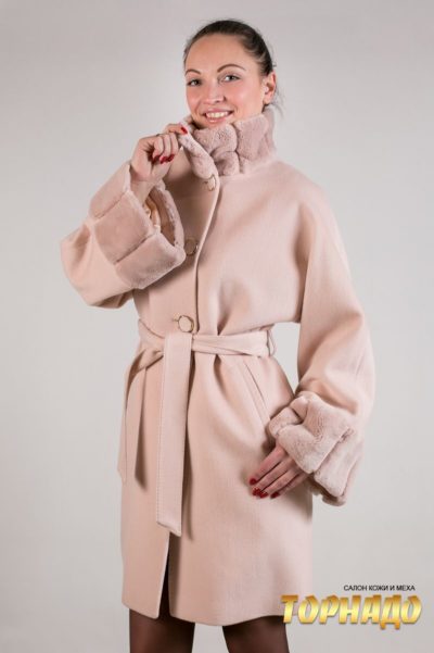Женское пальто из кашемира. Артикул 22062.